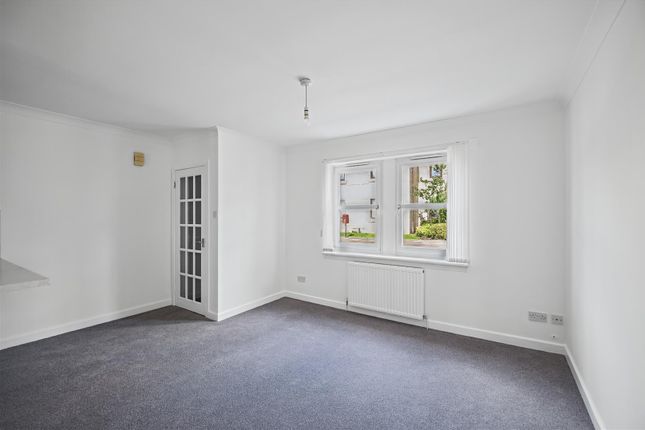 10, Commercial Road, Strathaven photo 4