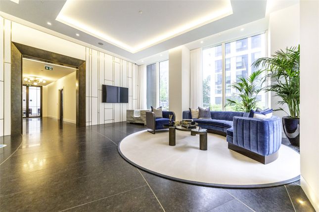 Flat to rent in Maine Tower, 9 Harbour Way, Canary Wharf, London