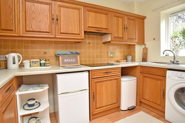 8 Oak Tree Lodge Harlow Manor Park, Harrogate photo 3