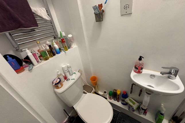 16, Warrington photo 3