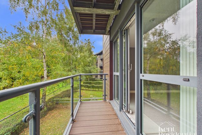 Apt 12, Sandling Park, Maidstone photo 4
