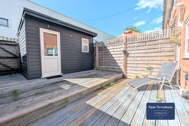 11, Marina Close, East Cowes photo 2
