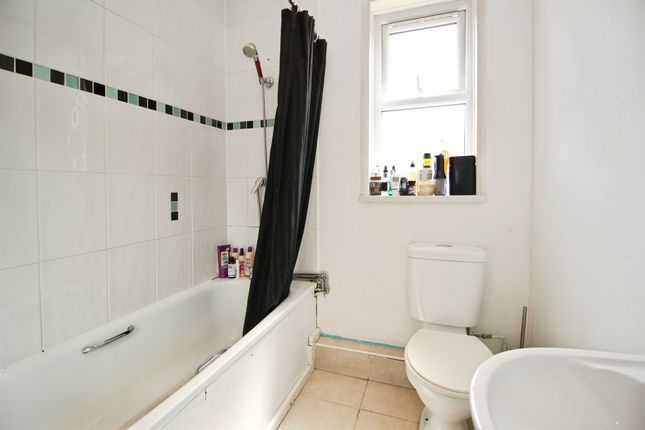 36, Recreation Mount, Leeds photo 4
