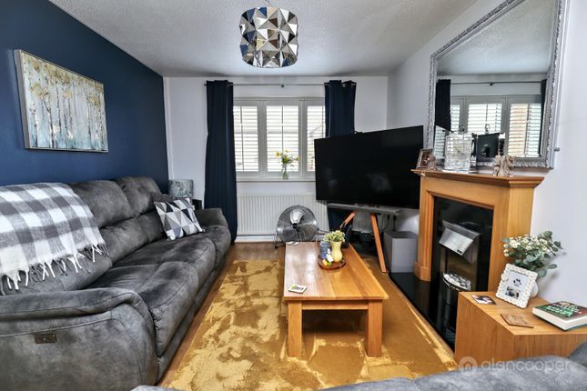 12, Clovelly Way, NUNEATON photo 3