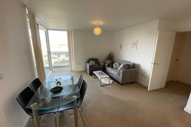 Apt 362, Spectrum, Block 7, Salford photo 2