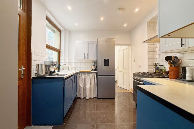16, Llest Terrace, Pontypridd photo 4
