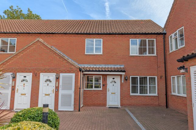 1-bed flat on Sutton Court, Skegness, £72,000
