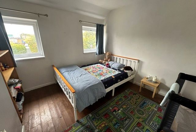 7, STONEY LANE, THATCHAM photo 5