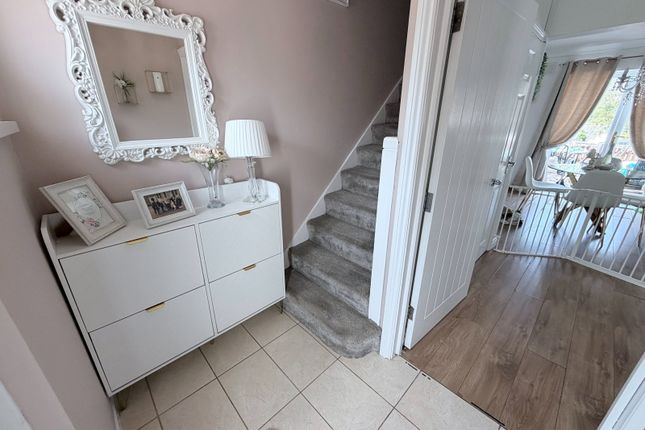 31, Christopher Road, Maesteg photo 4