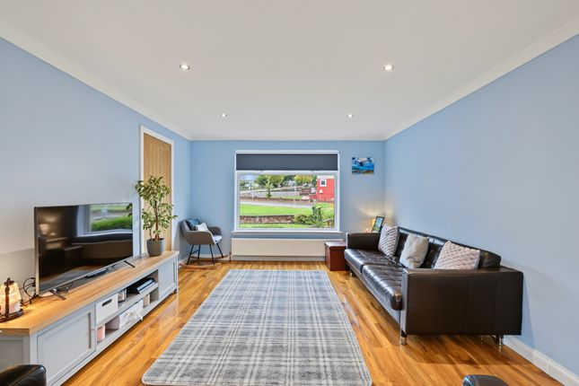 4, Lyle Road, Airdrie photo 4