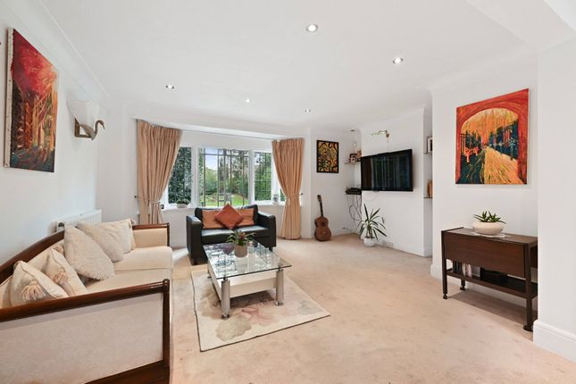2, Greenhalgh Walk, London photo 3