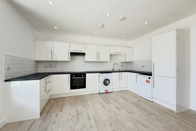 808, Peterborough photo 4