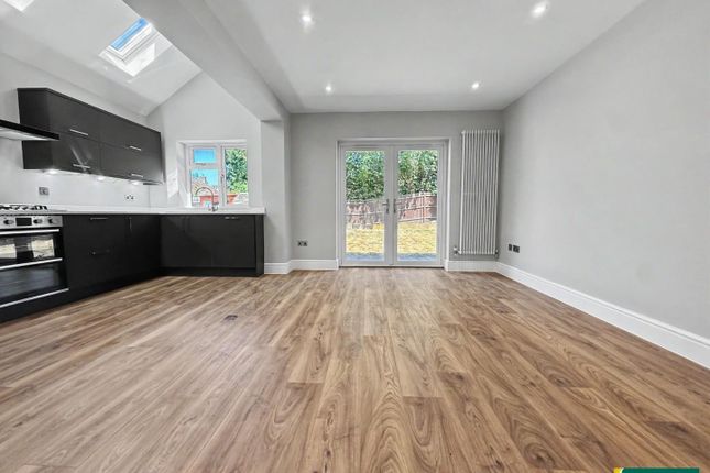 6, Wood Avens Close, Northampton photo 3