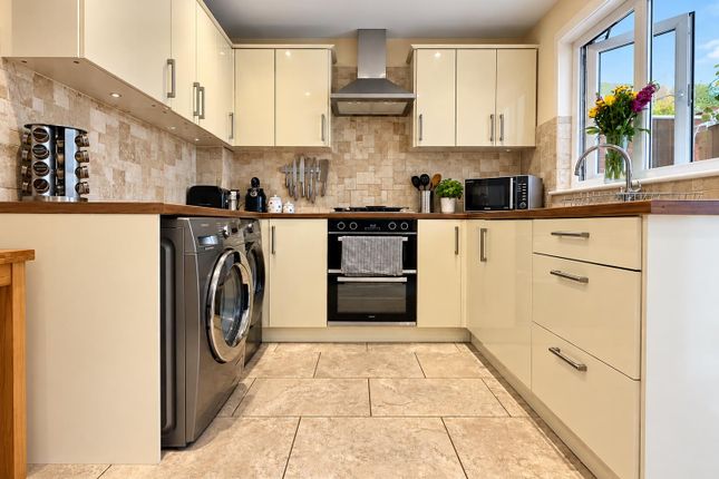 20, Blacklock, Chelmsford photo 3