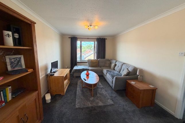 Kirkfield East, Livingston, EH54 7BB, Livingston photo 4