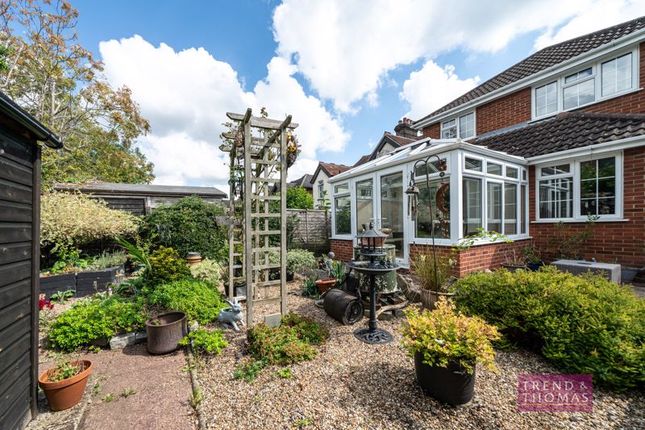 Thumbnail Detached house for sale in Pineapple Road, Amersham