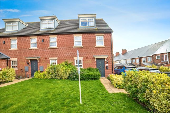 Thumbnail Town house for sale in Windmill Close, Sutton-In-Ashfield, Nottinghamshire