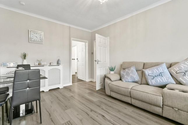 22, Castle Road, Glasgow photo 3