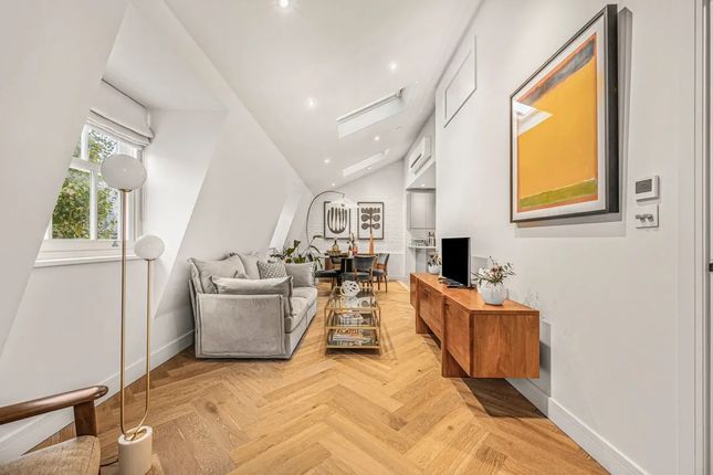 3 14A, Charlotte Street, London photo 4