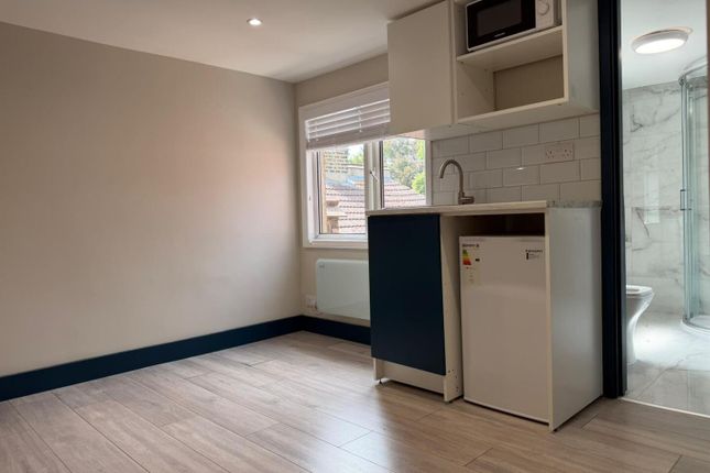 Flat 7, 22 Verdant Lane, London photo 3