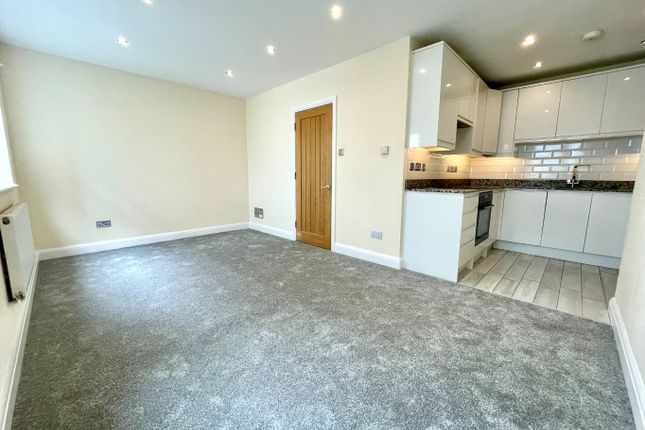 Flat 3, 119 High Street, Essex photo 3