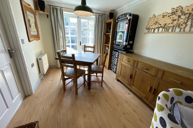 2 Bridge Farm Close, Silver Street, Misterton photo 3
