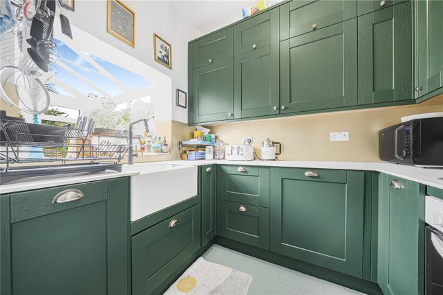 28,, Percy Road, Old Isleworth photo 4