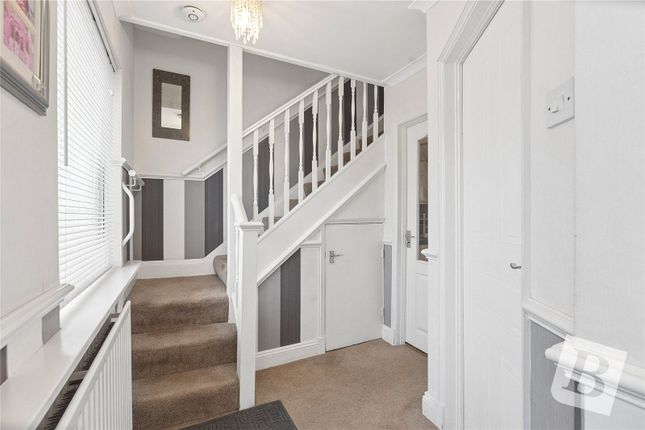 24, Hood Road, Rainham photo 4