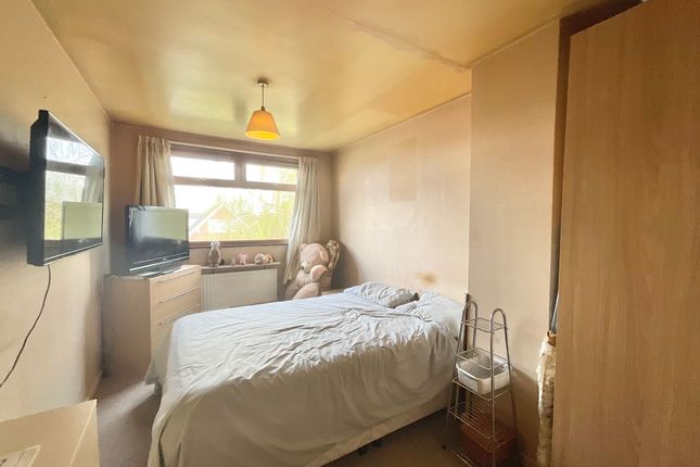 2 Cameron Avenue, Crewe photo 3