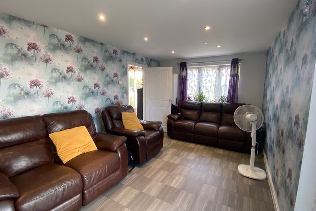 End terrace house to rent in Marsh Street North, Dartford