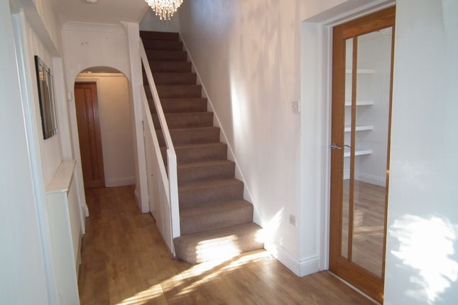 20 Torrington Drive, Potters Bar photo 2