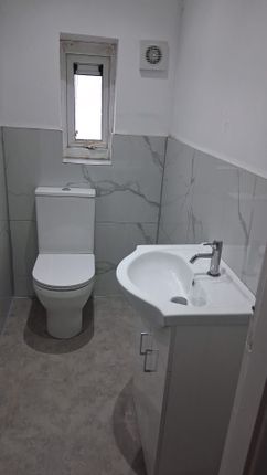 9, King Charles Avenue, Walsall photo 4