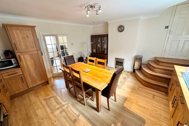 18a Herberts Road, Pontypool photo 3