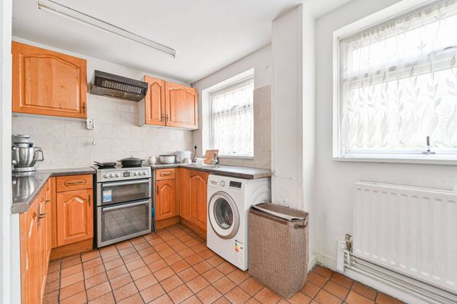 Thumbnail Maisonette to rent in Warner Road, Camberwell, London