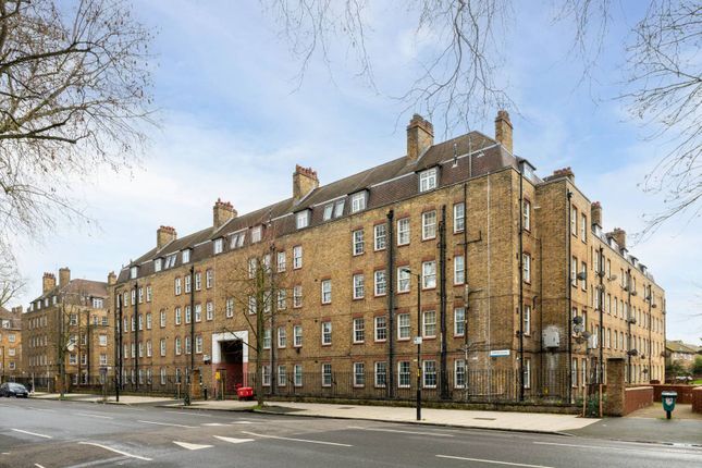 3-bed flat on Doddington Grove, Kennington, £415,000