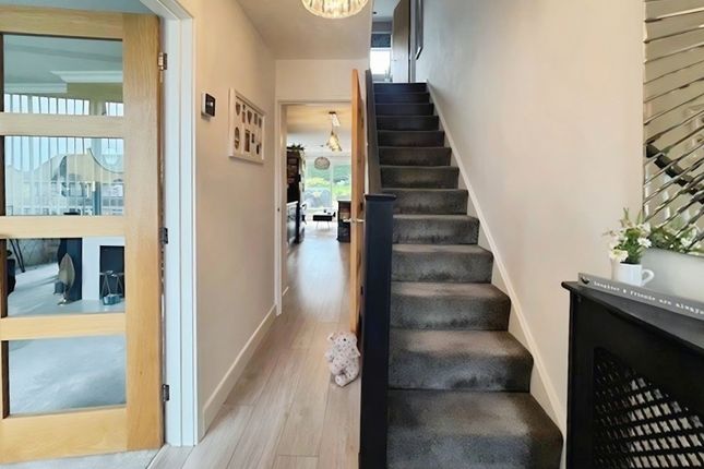 29, Radcliffe Drive, Ipswich photo 2