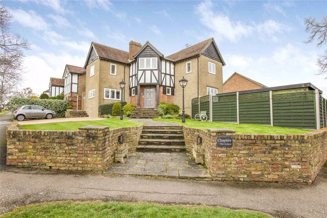Thumbnail Detached house for sale in The Avenue, Potters Bar, Hertfordshire
