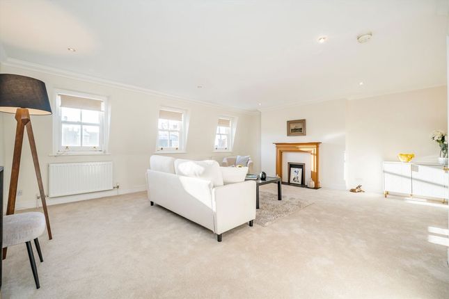 Third  Fourth Floor Flat, 28, Brechin Place, London photo 2