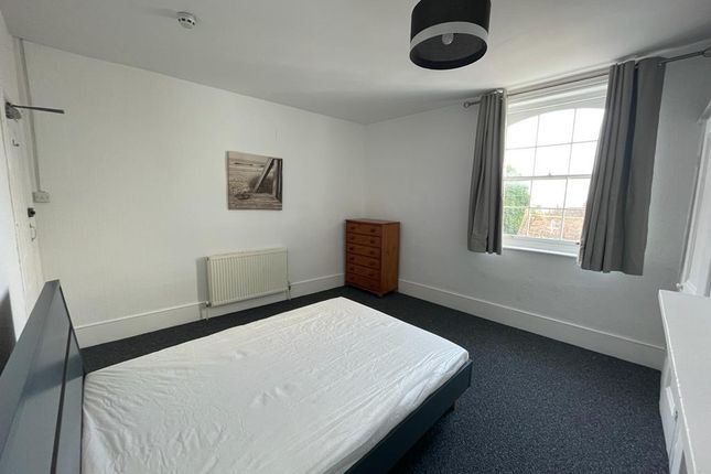 Room 2 - 73B, High Street, Kent photo 3