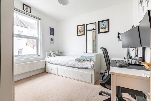 Terraced house to rent in Bute Street, Brighton