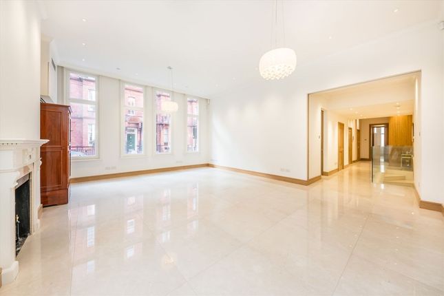 Flat 1, 19, Green Street, London photo 3