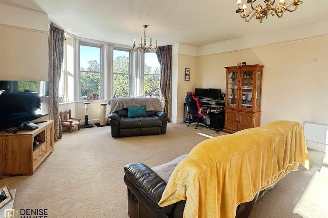 8 St Edwards Hall, East Drive, Staffordshire photo 4