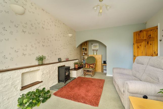 33 Kingsdale Gardens, Drighlington photo 4