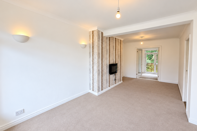 14, Kennington Close, Swansea photo 4