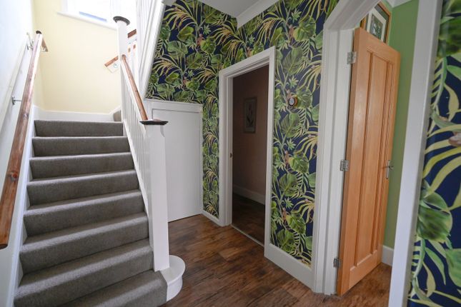 14, Clarendon Close, Broadstone photo 2