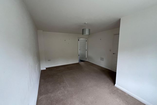 30 Wisbech Close, Runcorn photo 3
