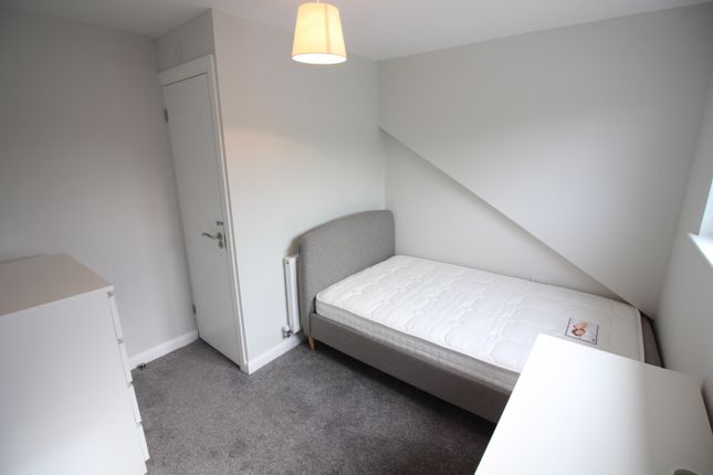 131, Wyeverne Road, Cardiff photo 5