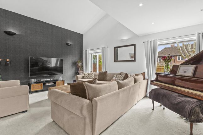 The Cedars,, Foxhill Close, High Wycombe photo 2