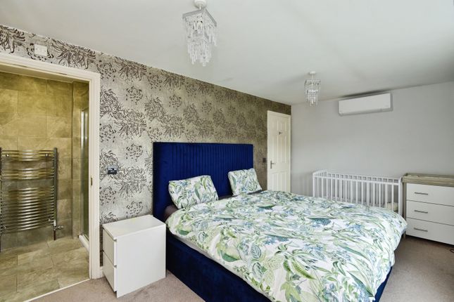 6, Chillington Way, Staffordshire photo 3