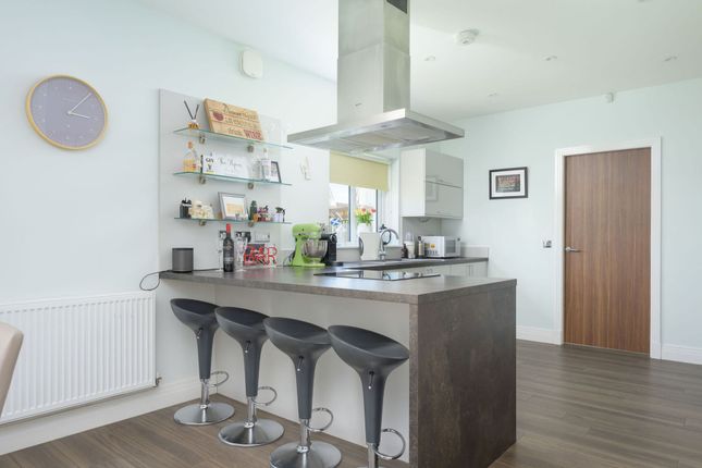 7 Powlees Place, Falkirk photo 4